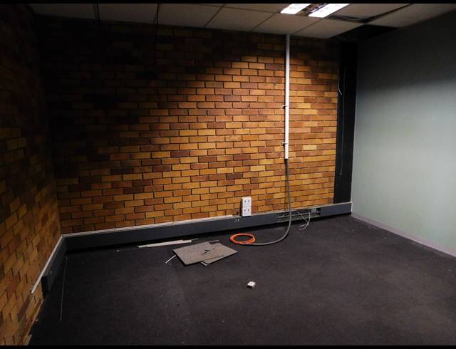 984M² OFFICE TO LET IN FERNDALE